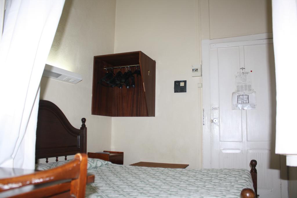 מלון ליסבון Pensao Residencial Estrela Do Mondego חדר תמונה